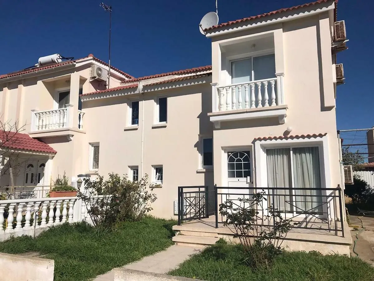 מלון לרנקה Valia Luxury Beach House 0*,  קפריסין