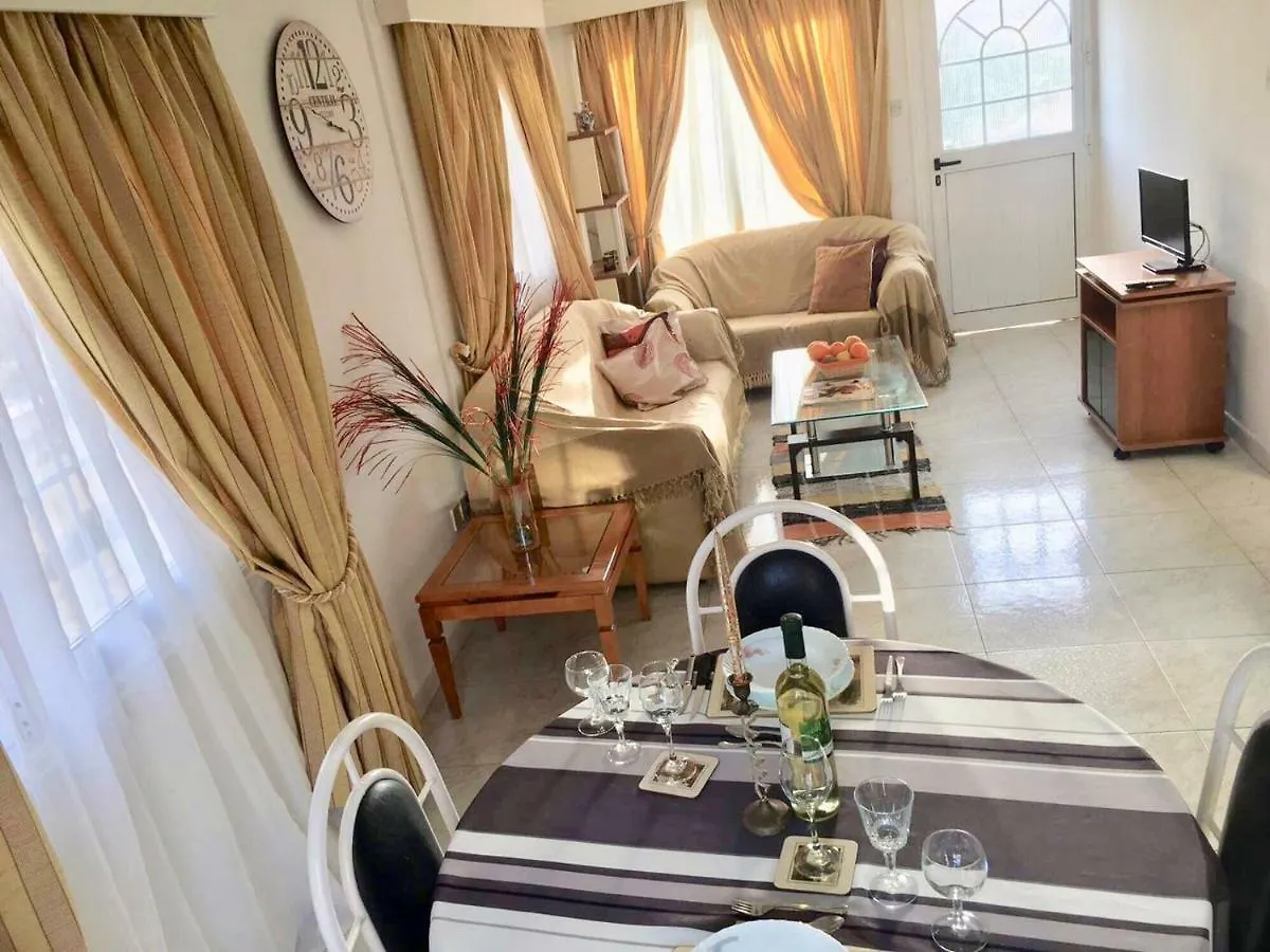 בית כפרי מלון לרנקה Valia Luxury Beach House קפריסין