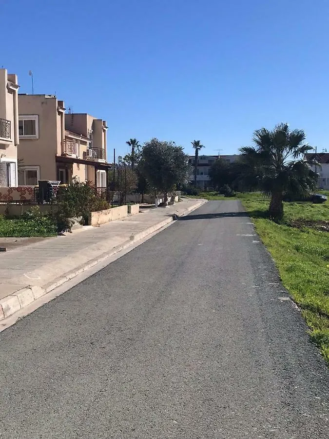 מלון לרנקה Valia Luxury Beach House 0*,  קפריסין