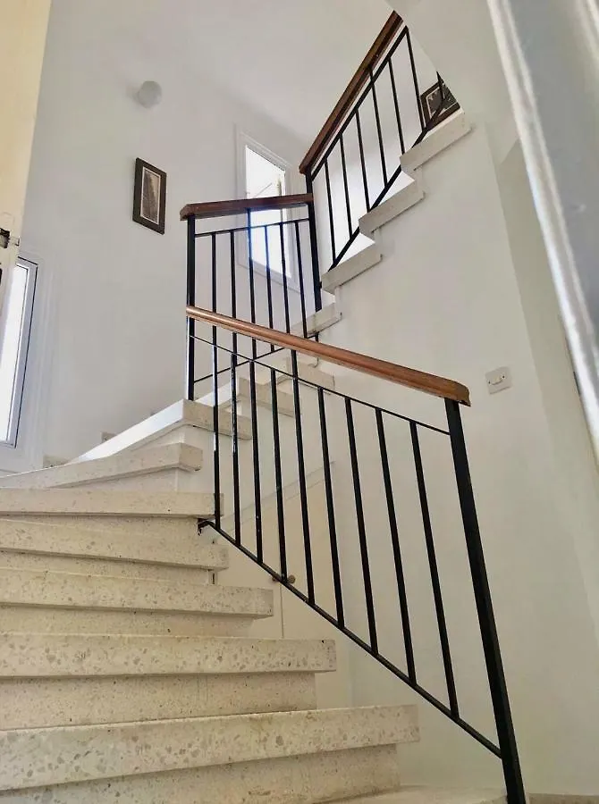 מלון לרנקה Valia Luxury Beach House בית כפרי